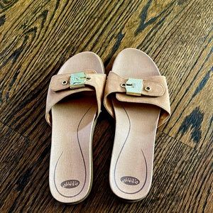 Women’s Dr. Scroll’s 8M, NWOT